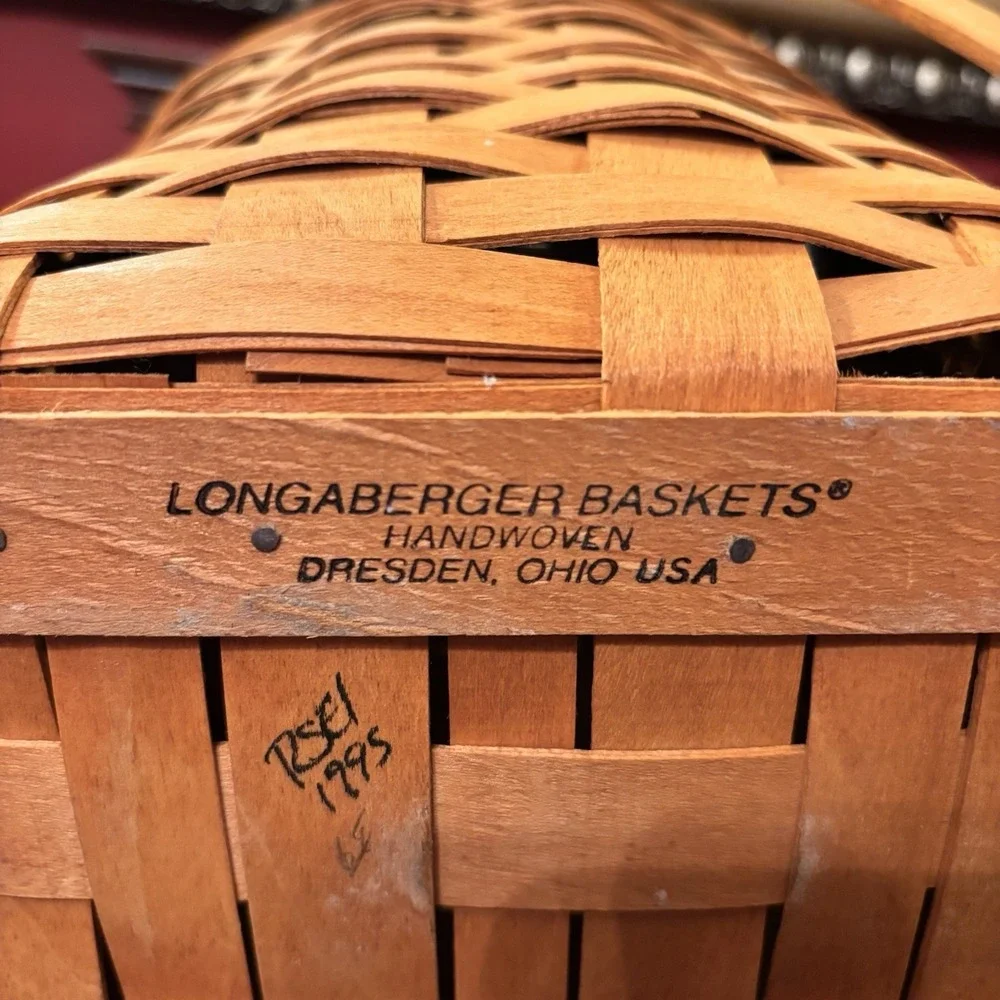 Longaberger 1995 Handwoven Fruit  Basket Wood Lid Plastic Liner Swing Handle‎